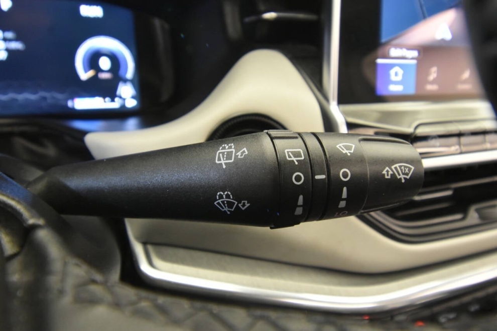 2023 Jeep Compass Limited 4x4 4dr SUV, Blue, Mileage: 31,614 - photo 37