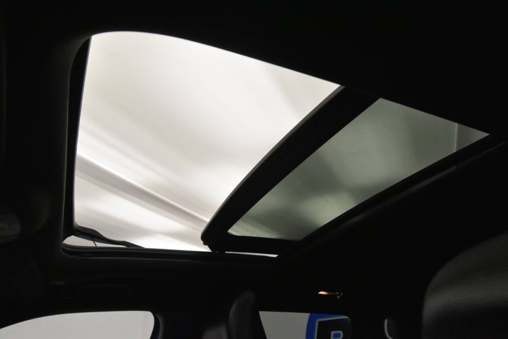 2023 Jeep Compass Limited 4x4 4dr SUV, Blue, Mileage: 31,614 - photo 40