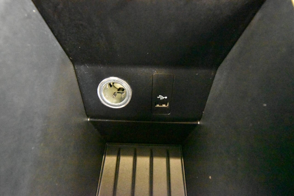 2018 BMW i3 Base 4dr Hatchback w/ Range Extender, Red, Mileage: 46,879 - photo 27