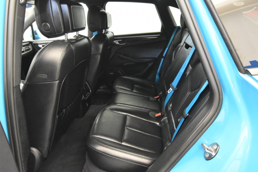 2022 Porsche Macan Base AWD 4dr SUV, Blue, Mileage: 64,717 - photo 15