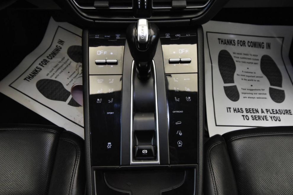 2022 Porsche Macan Base AWD 4dr SUV, Blue, Mileage: 64,717 - photo 26