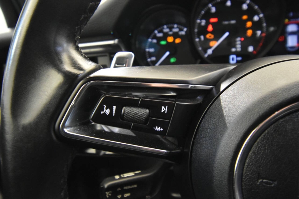 2022 Porsche Macan Base AWD 4dr SUV, Blue, Mileage: 64,717 - photo 30