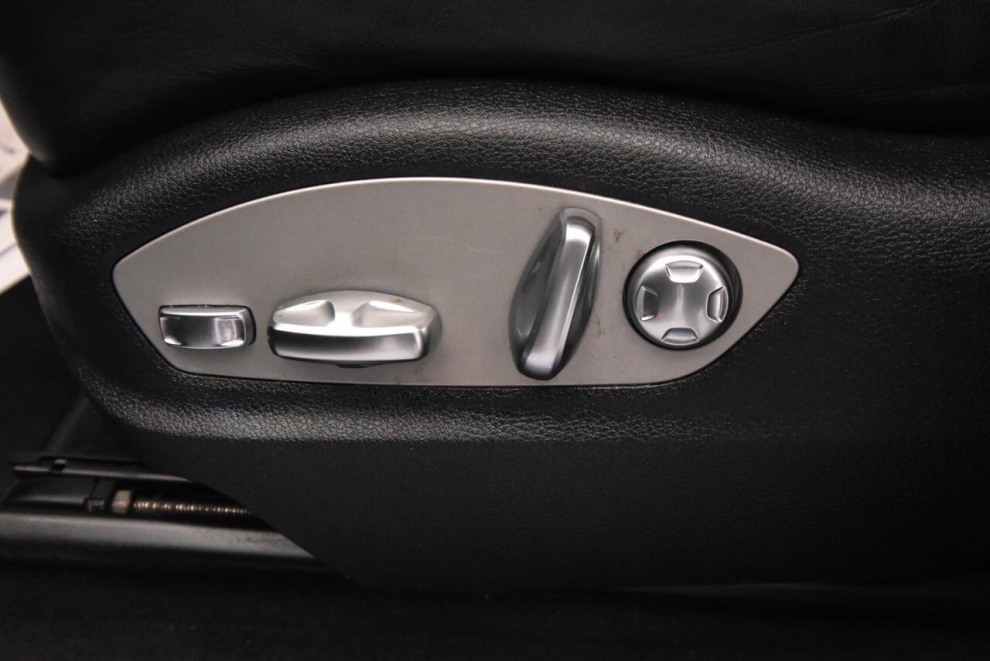 2022 Porsche Macan Base AWD 4dr SUV, Blue, Mileage: 64,717 - photo 41
