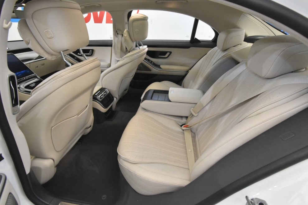 2022 Mercedes-Benz S-Class S 500 4MATIC AWD 4dr Sedan, White, Mileage: 54,142 - photo 13