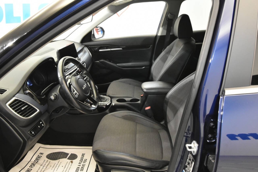 2022 Kia Seltos Nightfall AWD 4dr SUV, Blue, Mileage: 79,275 - photo 13