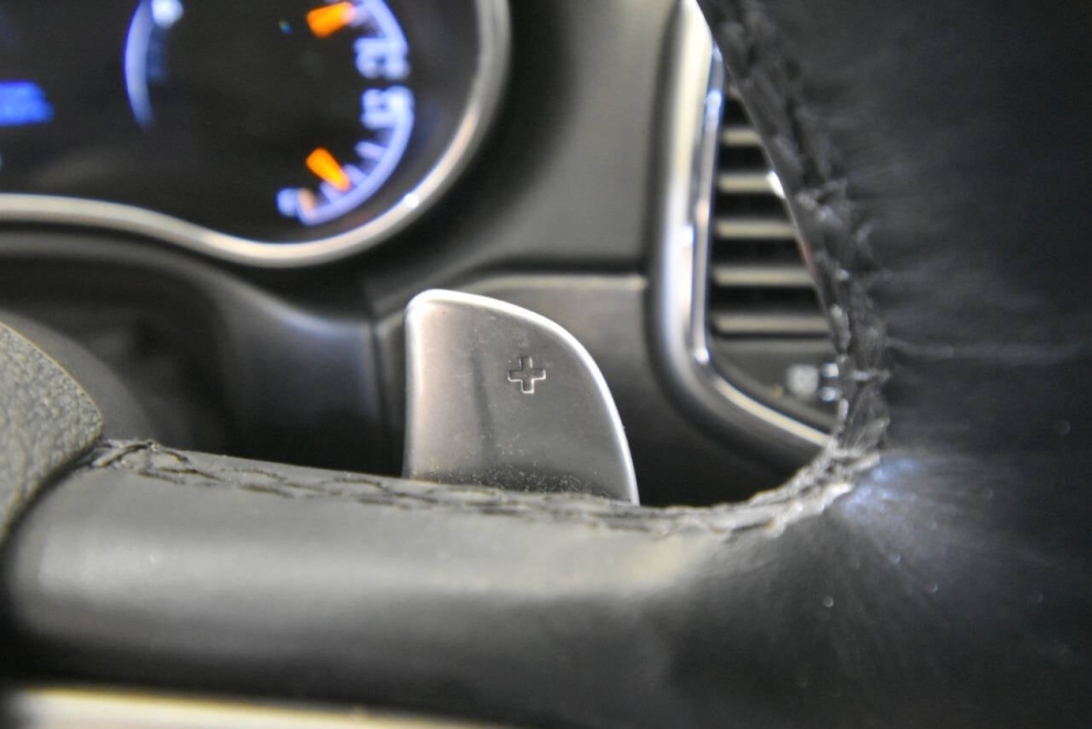 2017 Jeep Grand Cherokee Laredo 4x4 4dr SUV, Gray, Mileage: 96,701 - photo 34