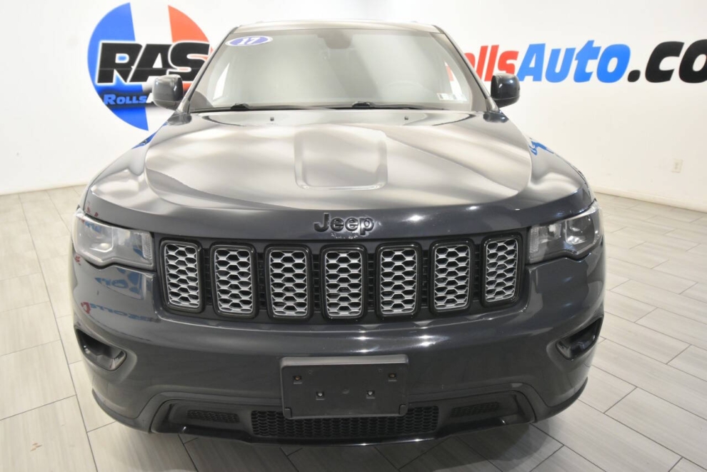 2017 Jeep Grand Cherokee Laredo 4x4 4dr SUV, Gray, Mileage: 96,701 - photo 7