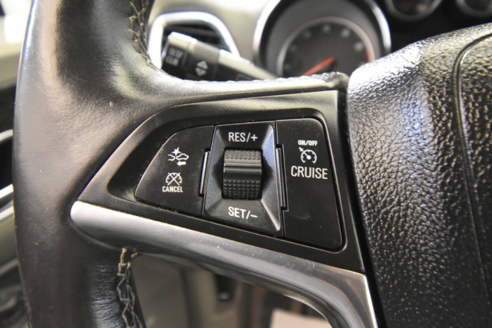 2015 Buick Encore Premium AWD 4dr Crossover, Blanco, Mileage: 105,010 - photo 31
