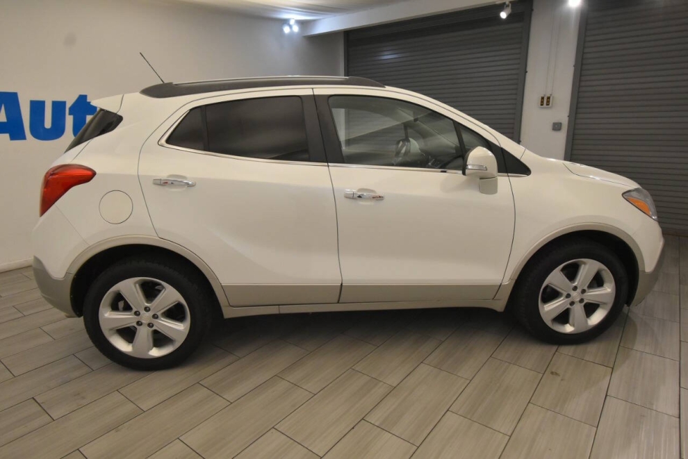 2015 Buick Encore Premium AWD 4dr Crossover, Blanco, Mileage: 105,010 - photo 5