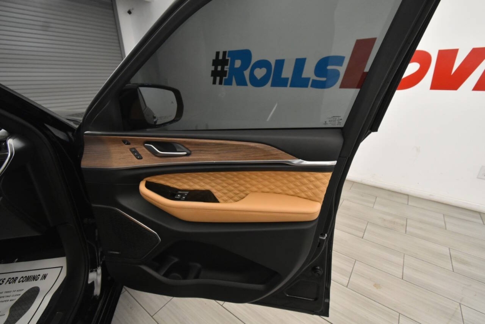 2021 Jeep Grand Cherokee L Summit 4x4 4dr SUV, Negro, Mileage: 79,340 - photo 27