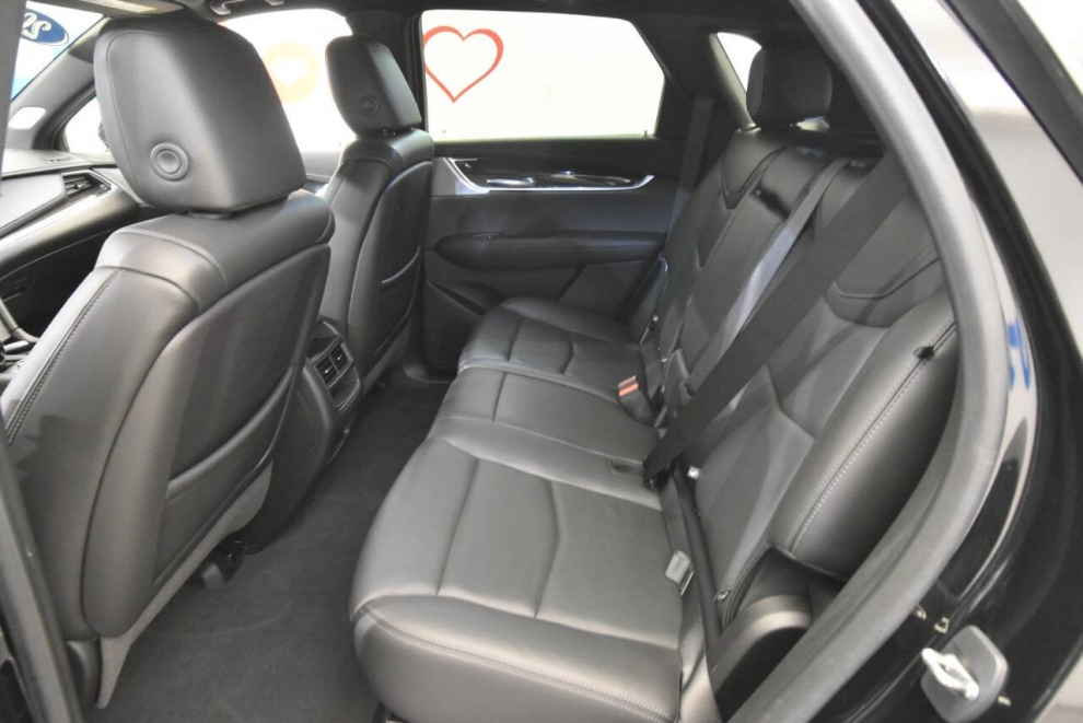 2020 Cadillac XT5 Premium Luxury 4dr SUV, Black, Mileage: 72,378 - photo 15