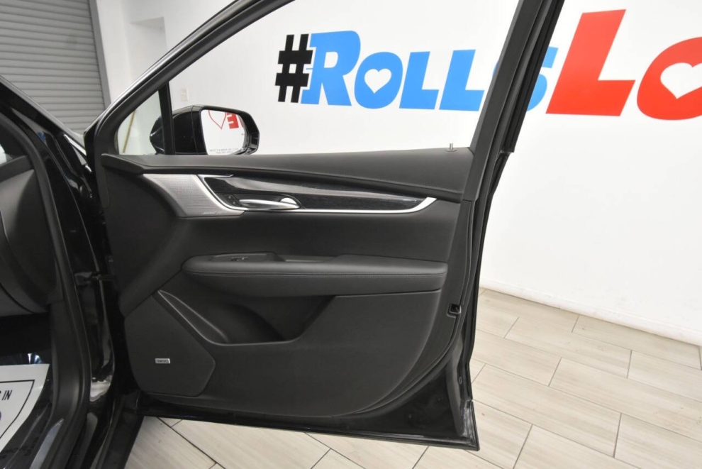 2020 Cadillac XT5 Premium Luxury 4dr SUV, Black, Mileage: 72,378 - photo 20