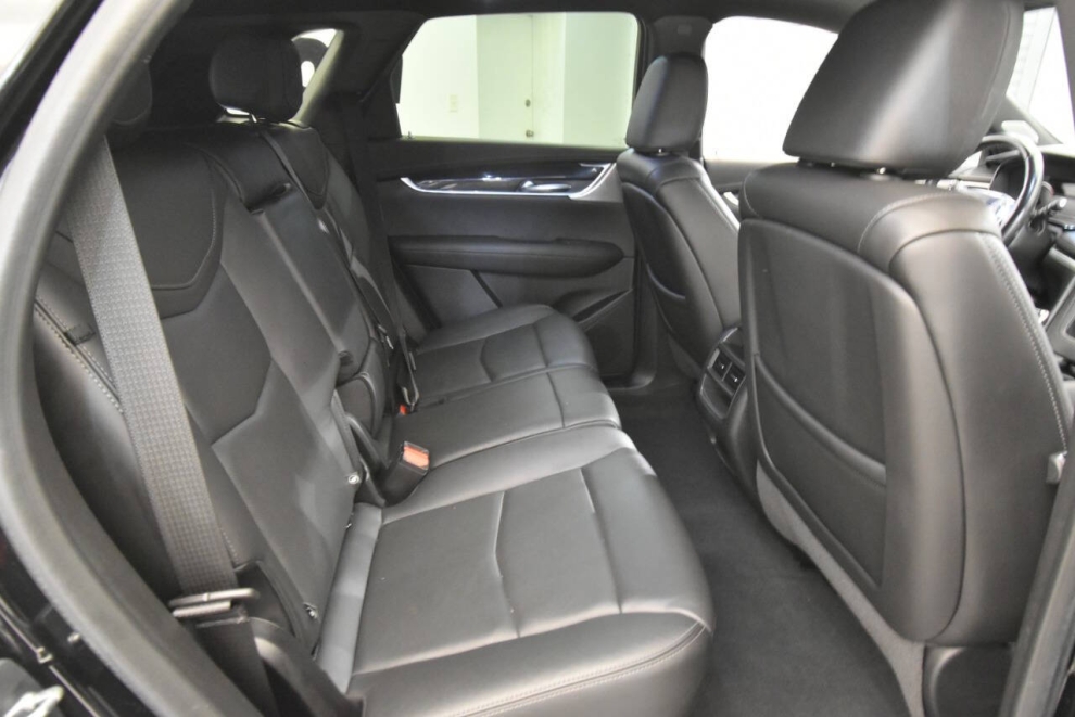 2020 Cadillac XT5 Premium Luxury 4dr SUV, Black, Mileage: 72,378 - photo 21