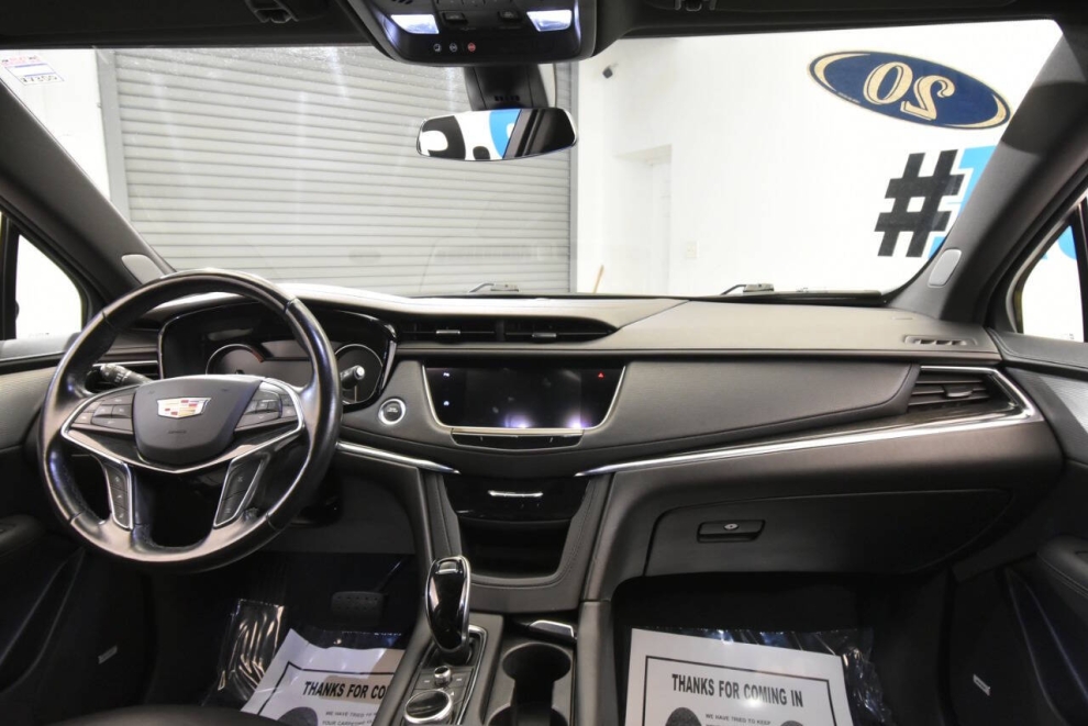 2020 Cadillac XT5 Premium Luxury 4dr SUV, Black, Mileage: 72,378 - photo 23