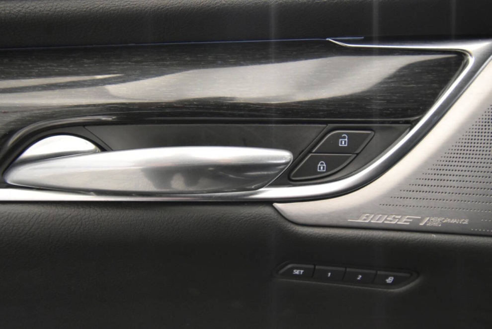 2020 Cadillac XT5 Premium Luxury 4dr SUV, Black, Mileage: 72,378 - photo 26