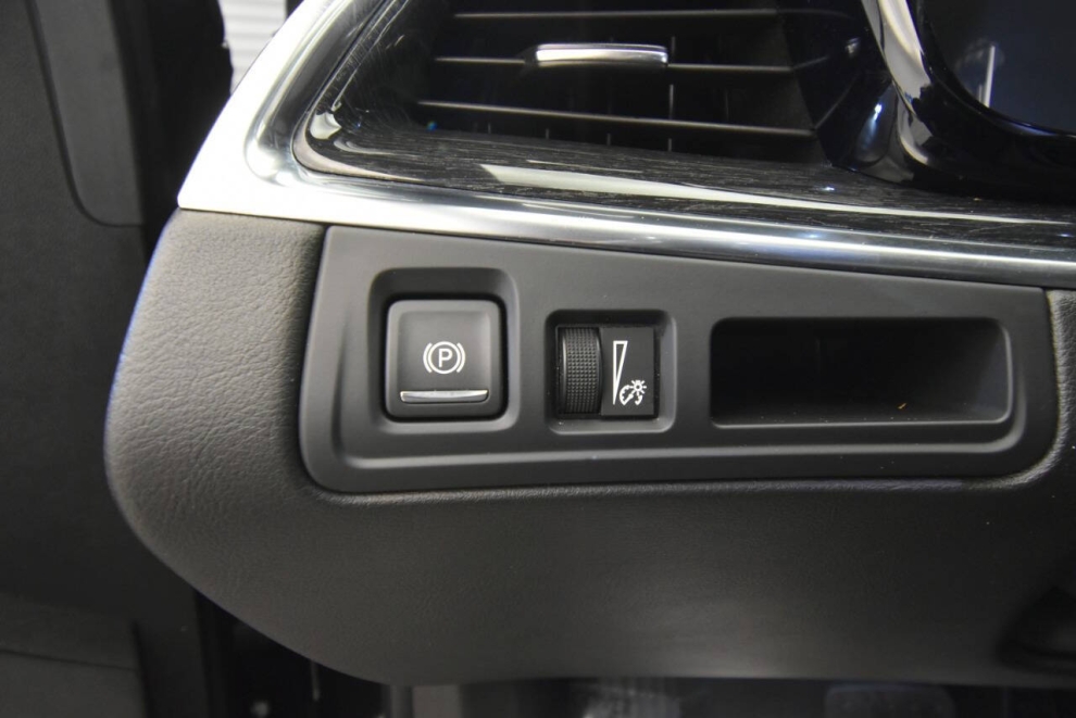 2020 Cadillac XT5 Premium Luxury 4dr SUV, Black, Mileage: 72,378 - photo 29