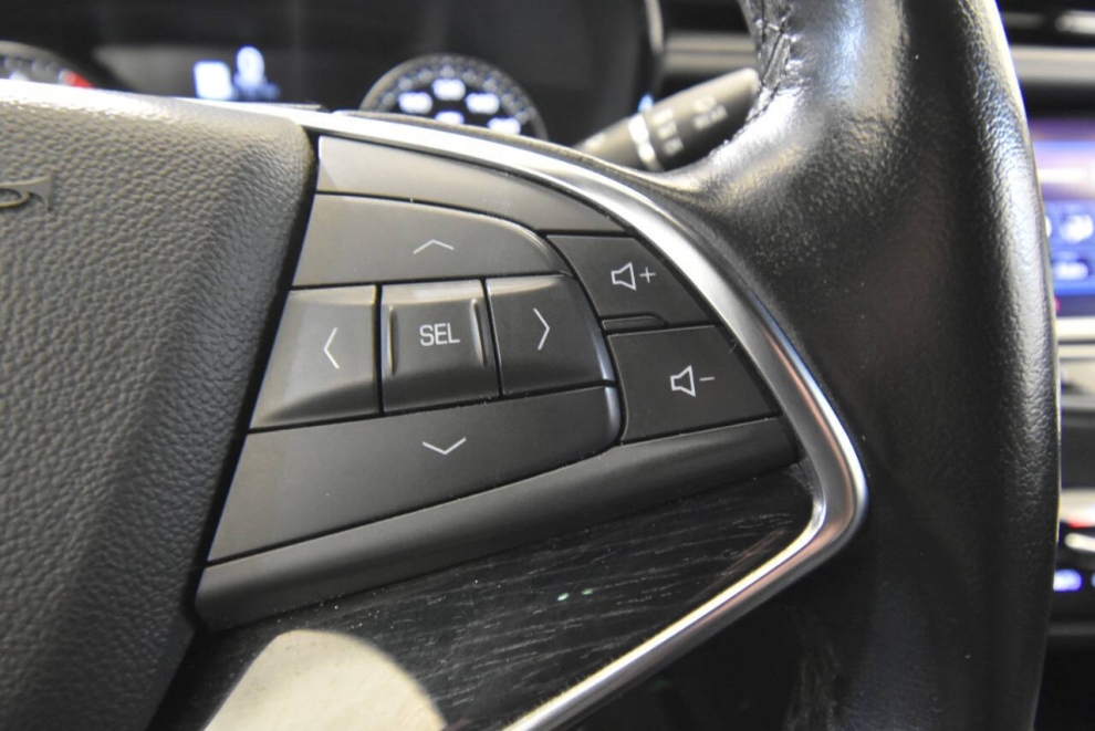 2020 Cadillac XT5 Premium Luxury 4dr SUV, Black, Mileage: 72,378 - photo 37