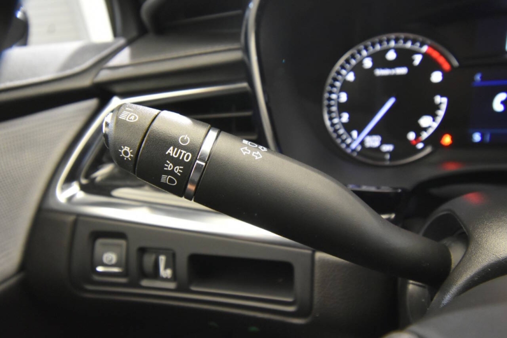 2020 Cadillac XT5 Premium Luxury 4dr SUV, Black, Mileage: 72,378 - photo 38