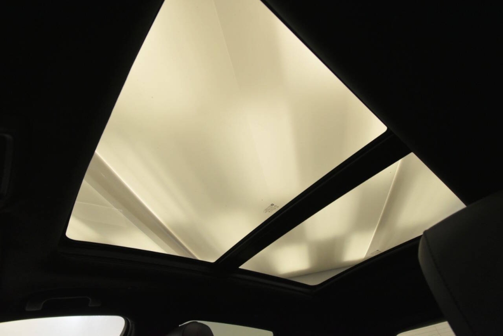 2020 Cadillac XT5 Premium Luxury 4dr SUV, Black, Mileage: 72,378 - photo 42