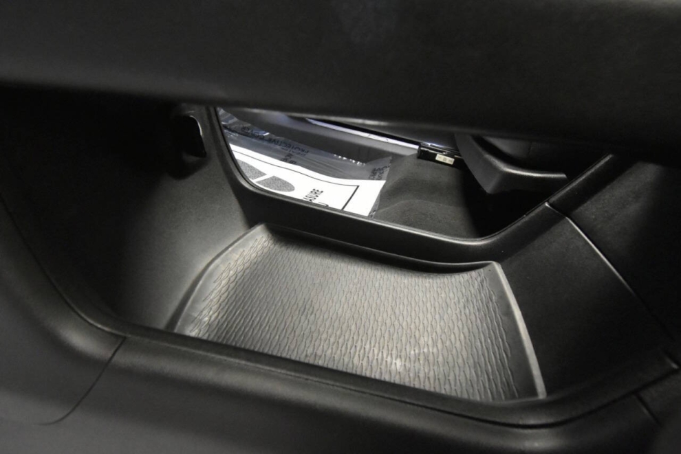 2020 Cadillac XT5 Premium Luxury 4dr SUV, Black, Mileage: 72,378 - photo 44