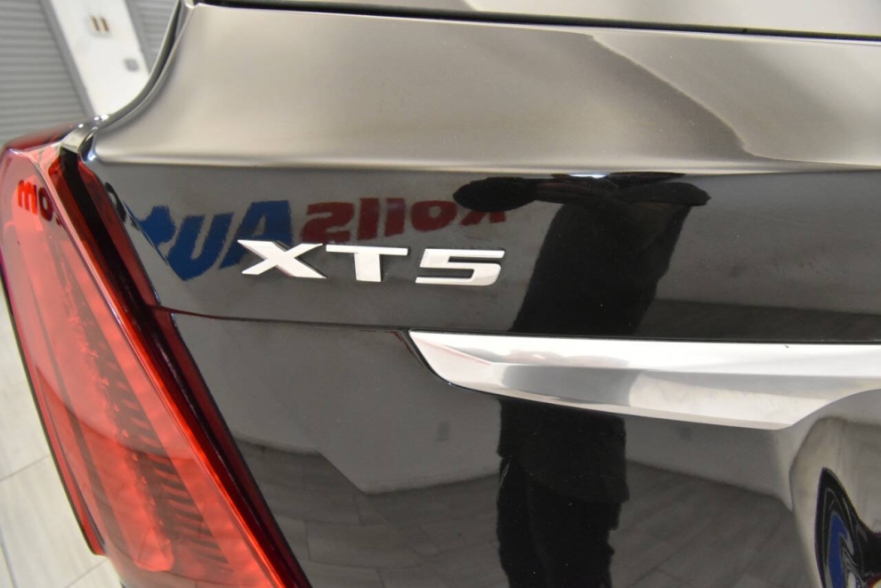 2020 Cadillac XT5 Premium Luxury 4dr SUV, Black, Mileage: 72,378 - photo 48