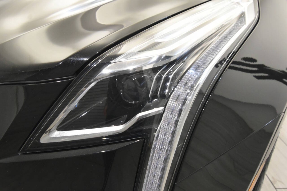 2020 Cadillac XT5 Premium Luxury 4dr SUV, Black, Mileage: 72,378 - photo 9