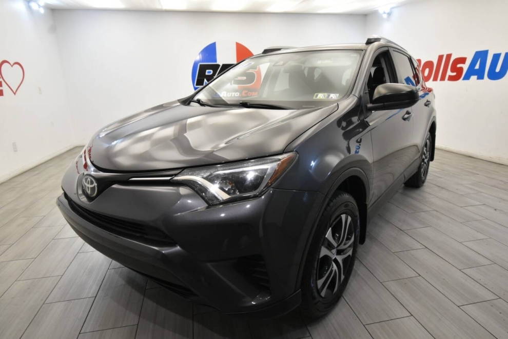 2017 Toyota RAV4 LE AWD 4dr SUV, Gris, Mileage: 62,058 