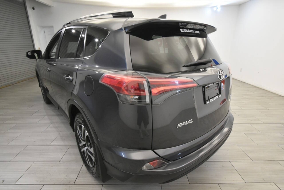 2017 Toyota RAV4 LE AWD 4dr SUV, Gris, Mileage: 62,058 - photo 2