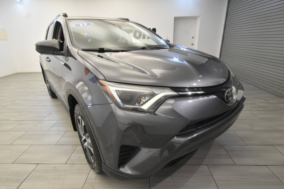 2017 Toyota RAV4 LE AWD 4dr SUV, Gris, Mileage: 62,058 - photo 6