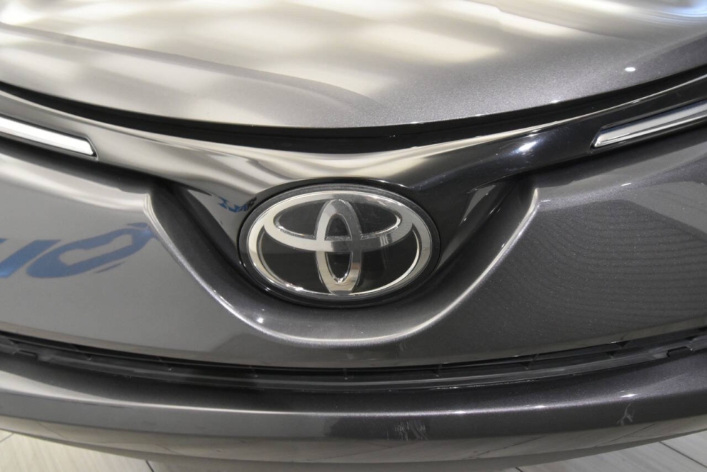 2017 Toyota RAV4 LE AWD 4dr SUV, Gris, Mileage: 62,058 - photo 8