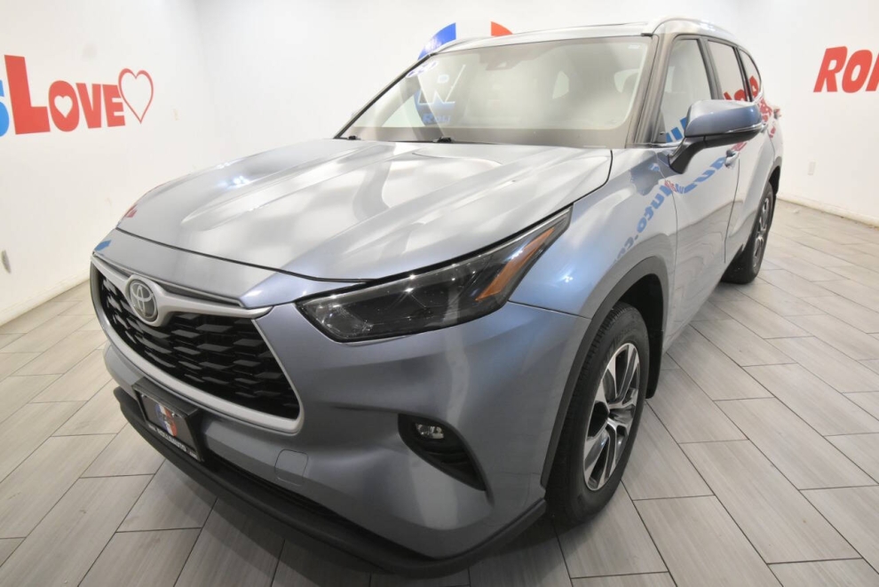 2024 Toyota Highlander XLE AWD 4dr SUV, Blue, Mileage: 62,069 