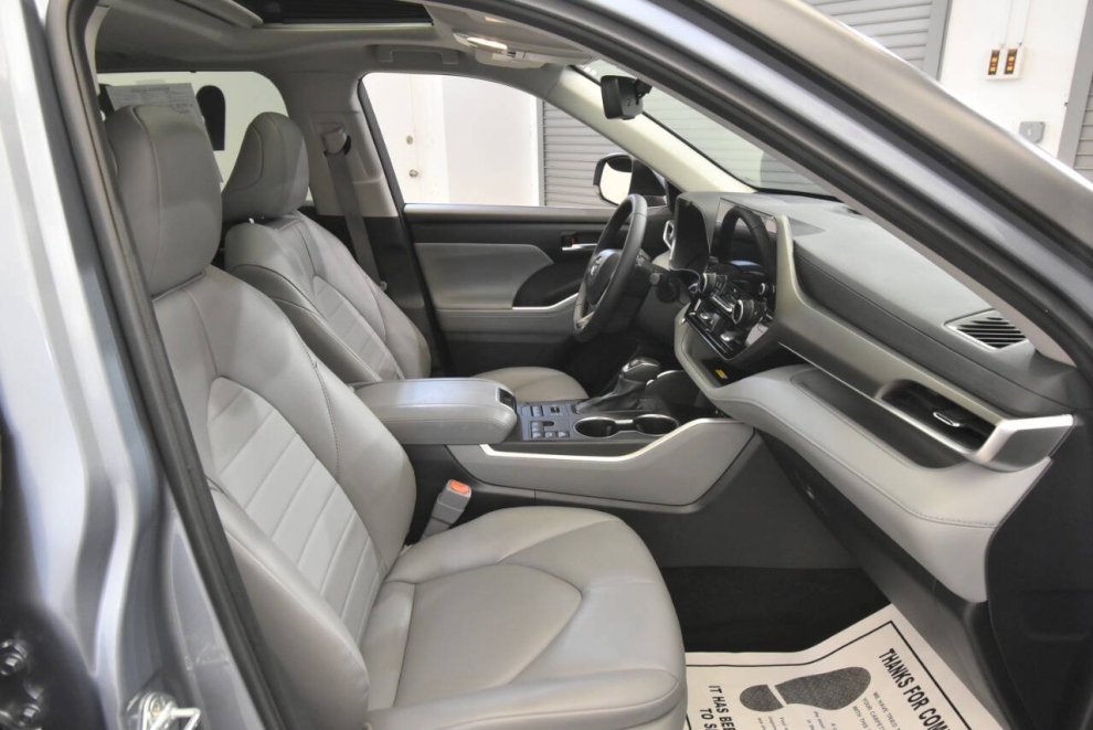 2024 Toyota Highlander XLE AWD 4dr SUV, Blue, Mileage: 62,069 - photo 19
