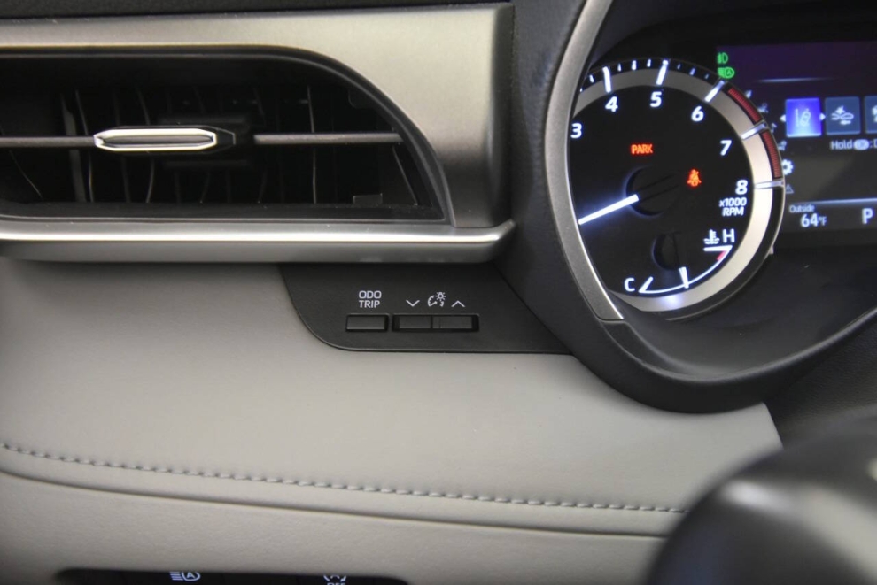 2024 Toyota Highlander XLE AWD 4dr SUV, Blue, Mileage: 62,069 - photo 37