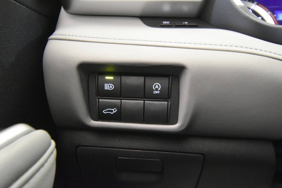 2024 Toyota Highlander XLE AWD 4dr SUV, Blue, Mileage: 62,069 - photo 38