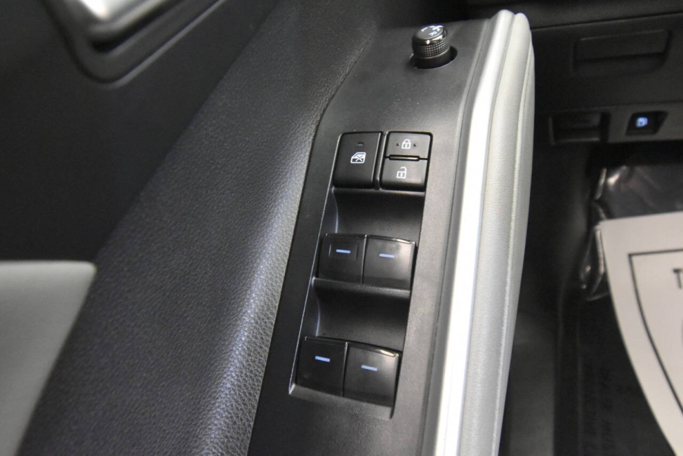 2024 Toyota Highlander XLE AWD 4dr SUV, Blue, Mileage: 62,069 - photo 39