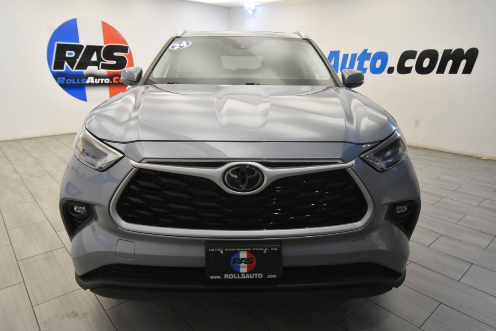 2024 Toyota Highlander XLE AWD 4dr SUV, Blue, Mileage: 62,069 - photo 7