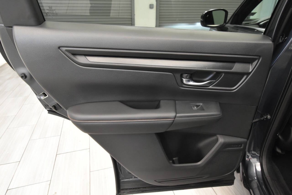 2025 Honda CR-V Hybrid Sport AWD 4dr SUV, Gray, Mileage: 68,011 - photo 14