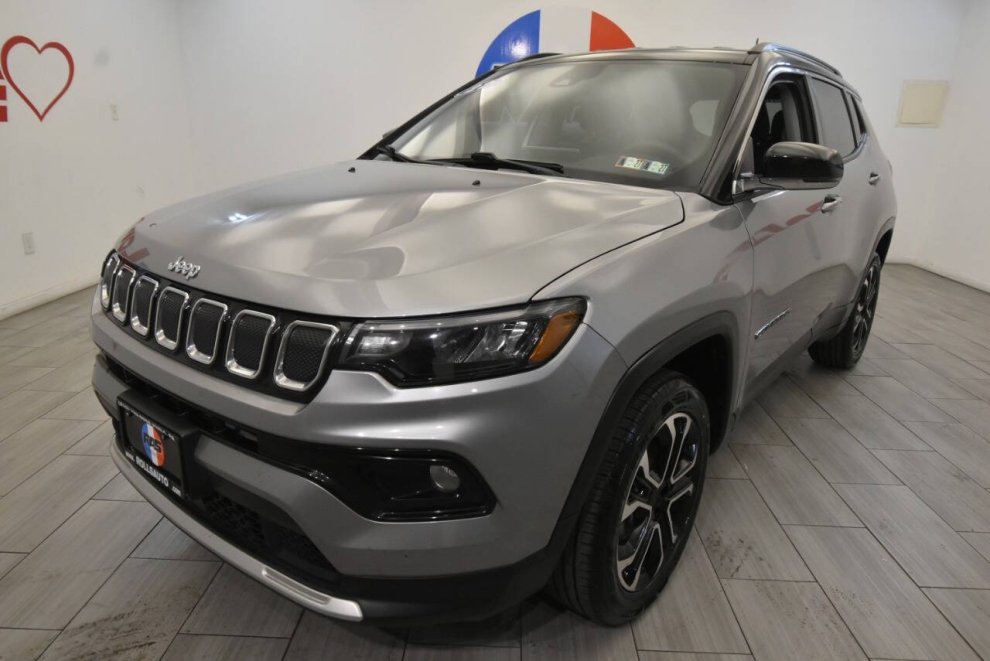 2022 Jeep Compass Limited 4x4 4dr SUV, Plata, Mileage: 48,436 