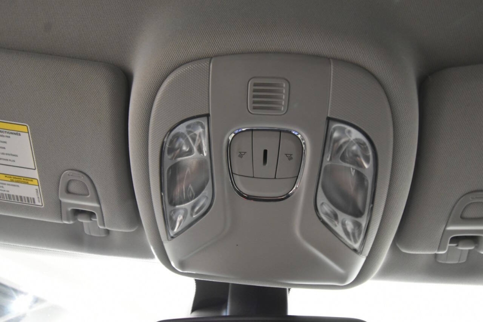 2022 Jeep Compass Limited 4x4 4dr SUV, Plata, Mileage: 48,436 - photo 39