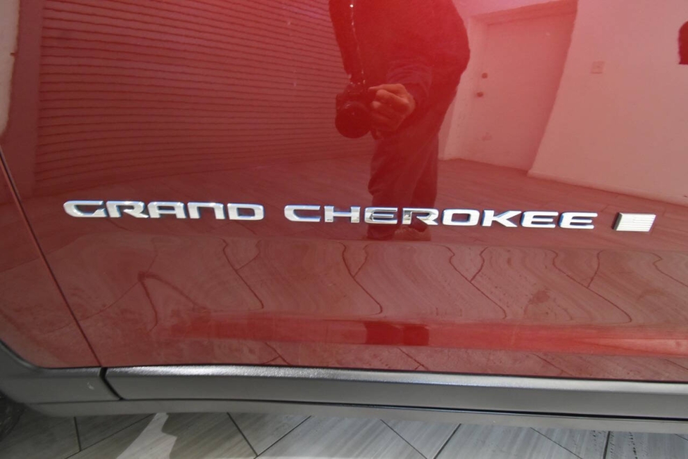 2023 Jeep Grand Cherokee 4xe 4x4 4dr SUV, Red, Mileage: 56,287 - photo 12