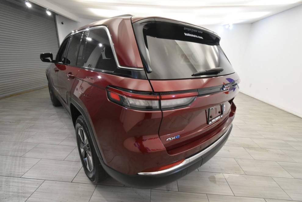 2023 Jeep Grand Cherokee 4xe 4x4 4dr SUV, Red, Mileage: 56,287 - photo 2