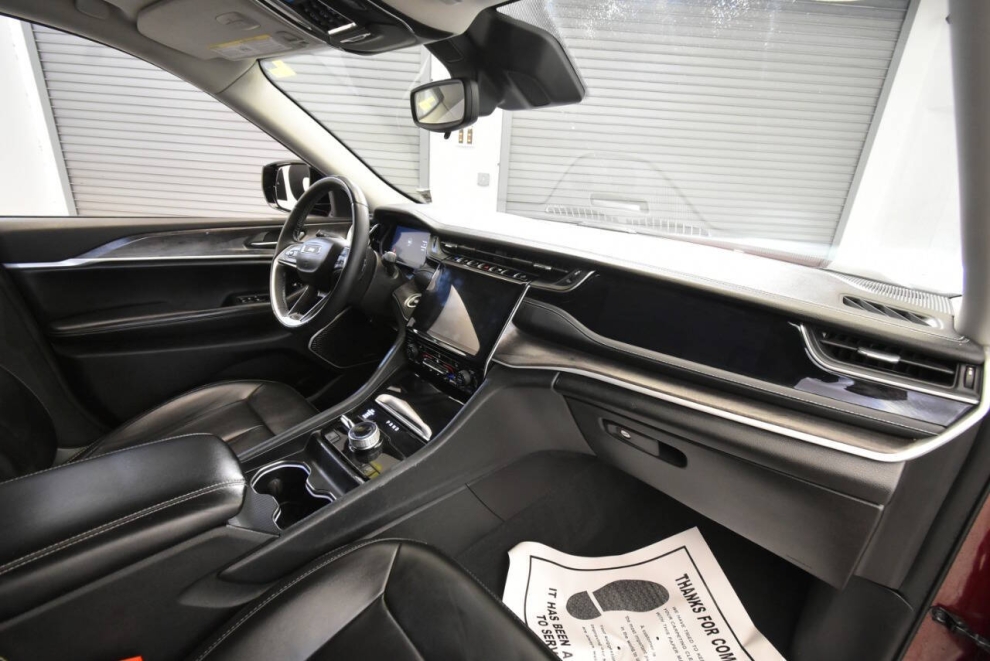 2023 Jeep Grand Cherokee 4xe 4x4 4dr SUV, Red, Mileage: 56,287 - photo 20