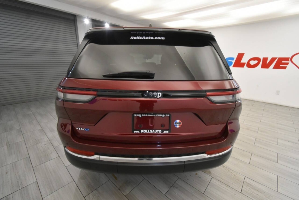 2023 Jeep Grand Cherokee 4xe 4x4 4dr SUV, Red, Mileage: 56,287 - photo 3
