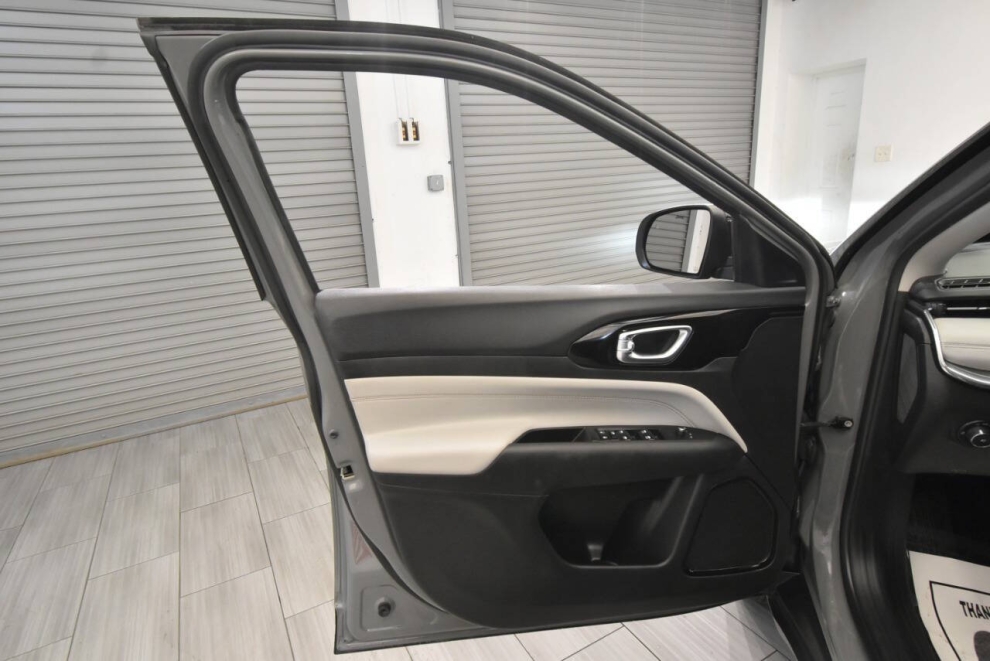 2022 Jeep Compass Limited 4x4 4dr SUV, Gris, Mileage: 42,779 - photo 16