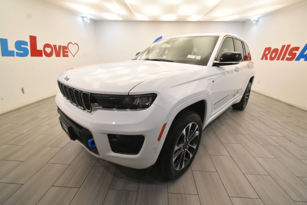 2023 Jeep Grand Cherokee Overland 4xe 4x4 4dr SUV, White, Mileage: 51,016 