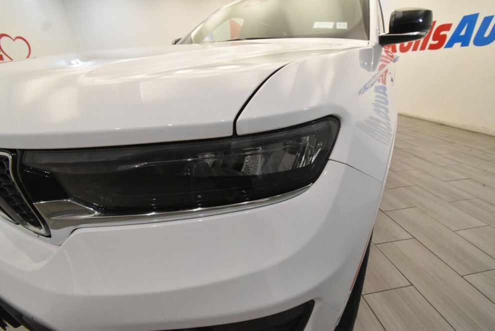 2023 Jeep Grand Cherokee Overland 4xe 4x4 4dr SUV, White, Mileage: 51,016 - photo 10