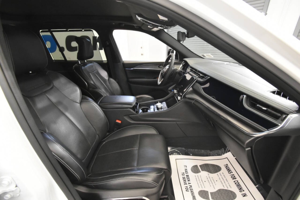 2023 Jeep Grand Cherokee Overland 4xe 4x4 4dr SUV, White, Mileage: 51,016 - photo 21