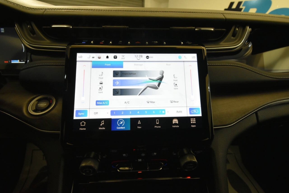 2023 Jeep Grand Cherokee Overland 4xe 4x4 4dr SUV, White, Mileage: 51,016 - photo 29