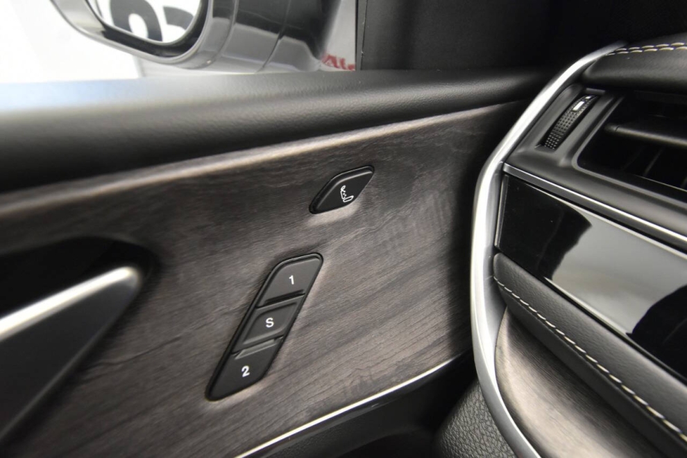 2023 Jeep Grand Cherokee Overland 4xe 4x4 4dr SUV, White, Mileage: 51,016 - photo 42