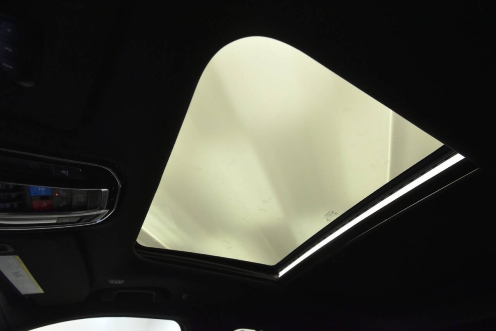 2023 Jeep Grand Cherokee Overland 4xe 4x4 4dr SUV, White, Mileage: 51,016 - photo 43